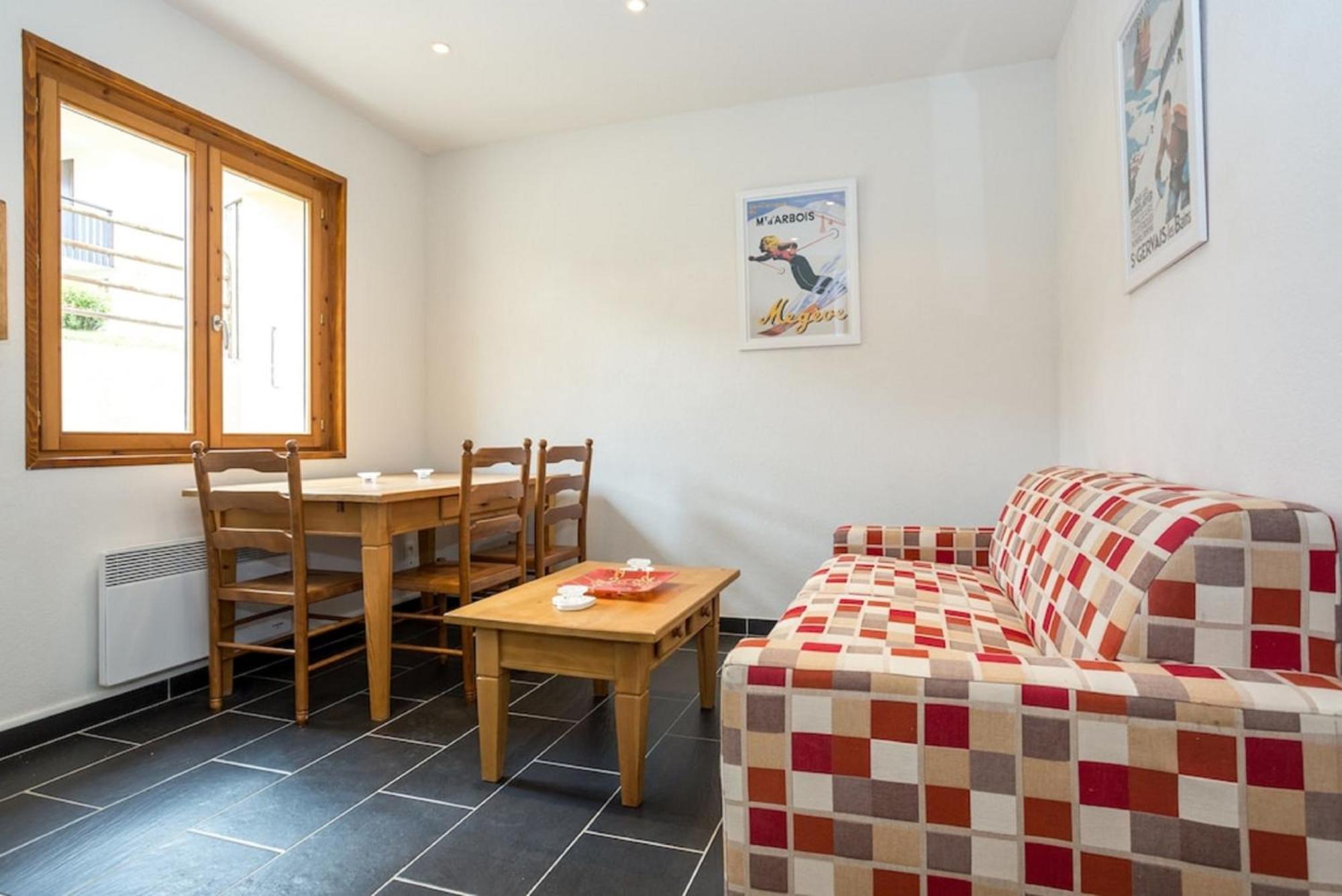 Les Aiguilles De Warens Aparthotel Combloux Exterior photo