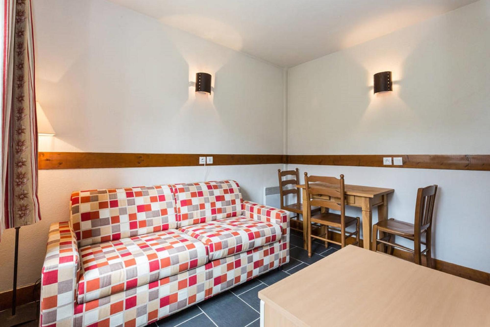 Les Aiguilles De Warens Aparthotel Combloux Exterior photo