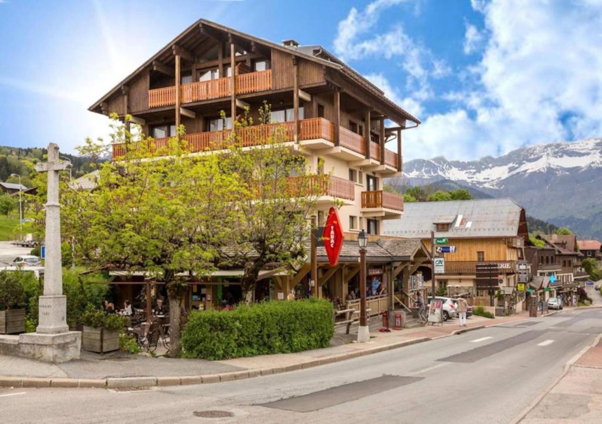Les Aiguilles De Warens Aparthotel Combloux Exterior photo